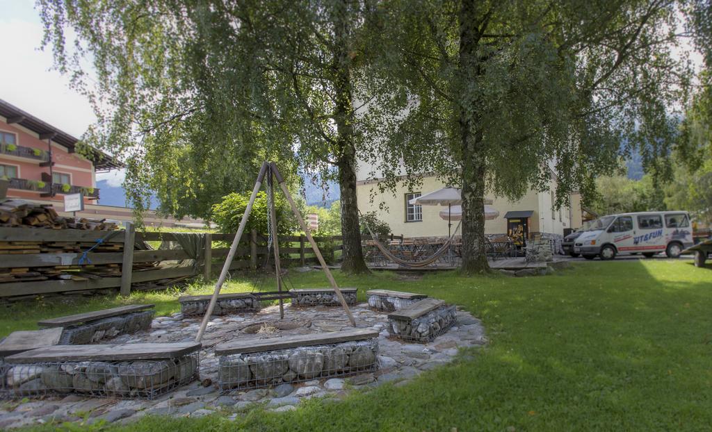 Fit Und Fun Sportherberge Kotschach-Mauthen Exterior photo